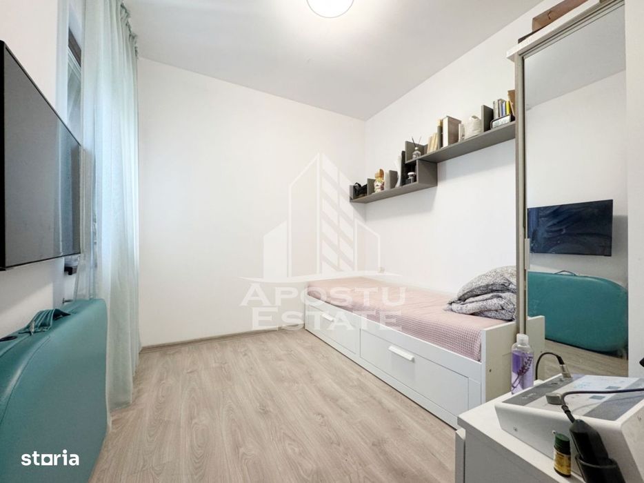 Apartament 4 camere de vanzare, 100mp utili + 2 balcoane -Giroc