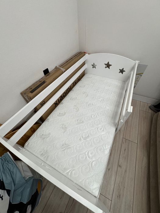 Кровать детская 160*80 с матрасом.