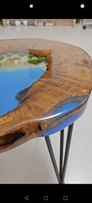 Masă din lemn de stejar și rășină epoxidică