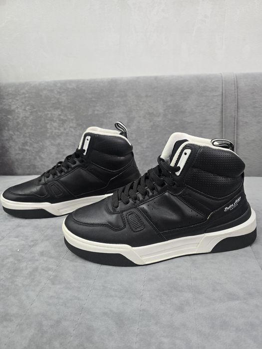 Кроссовки сезон весна-осень