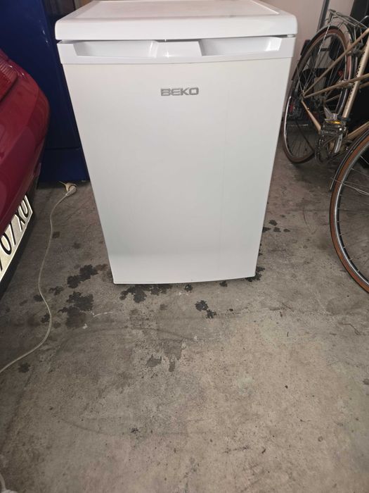 Хладилник Beko TSE N 84см