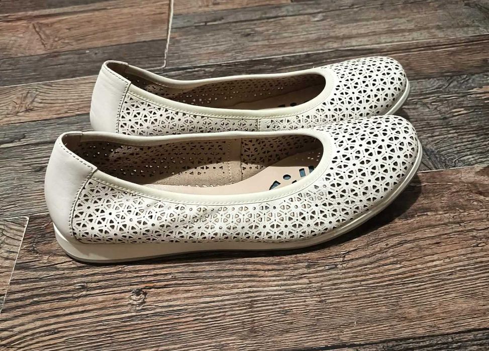 Дамски обувки - балеринки Caprice