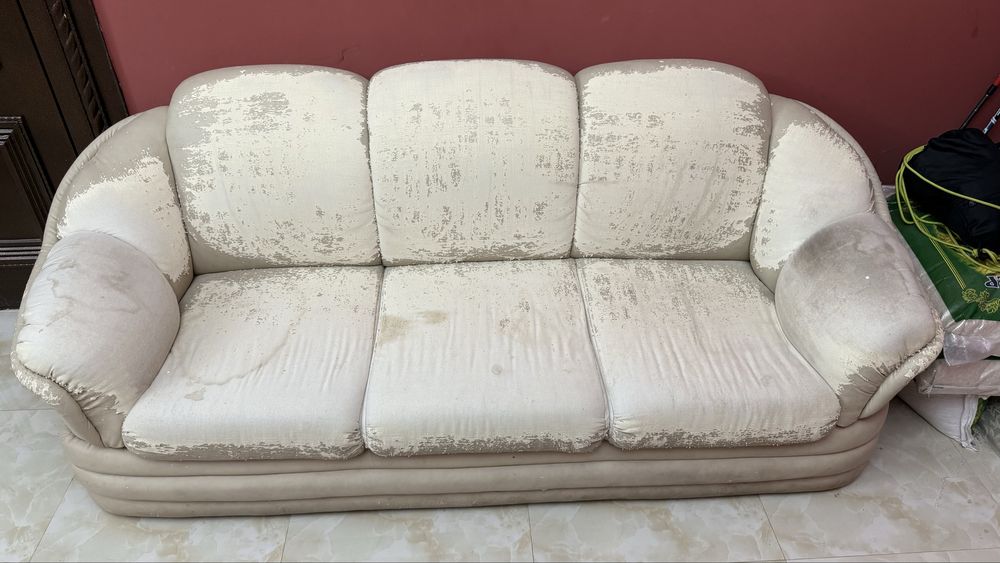 продается диван за 20к