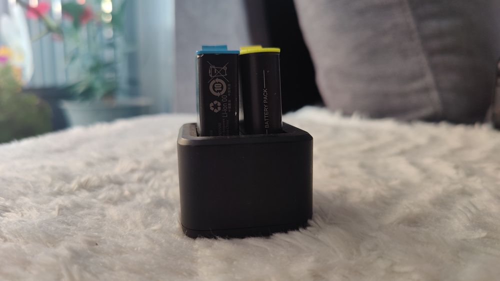 Incărcător dublu Go Pro + 2 baterii