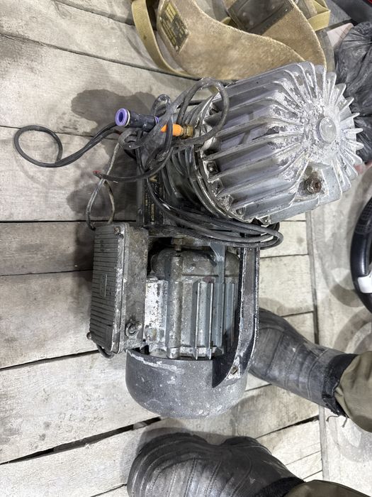 Компрессор воздушный советский рабочий