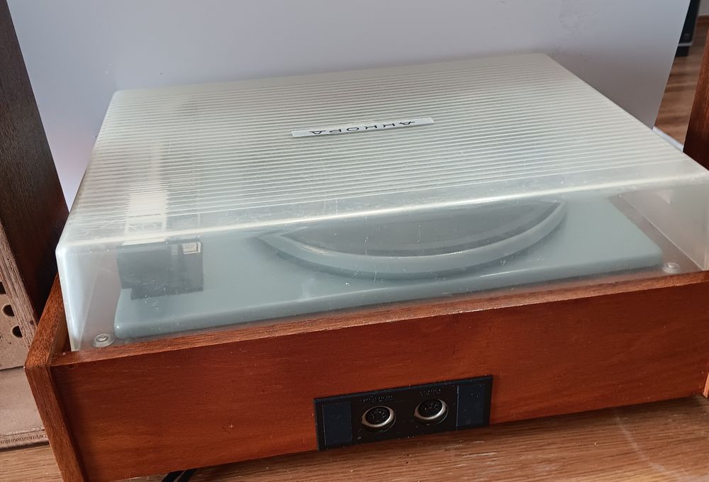 Adevarata legenda! Vand pick-up Akkord 201 stereo perfect funcțional