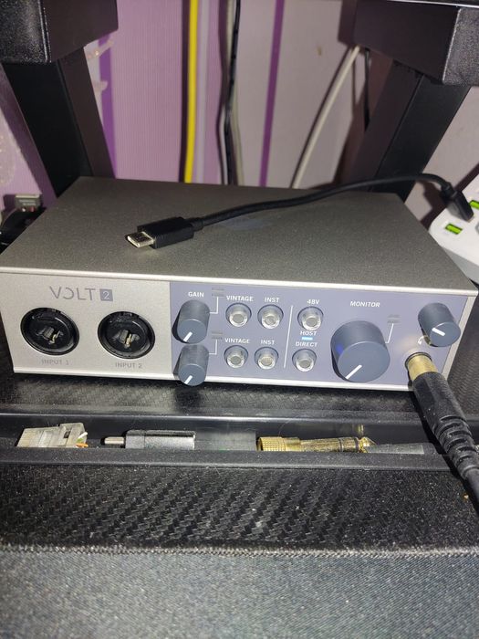 Продаю оборудование для музыкантов.