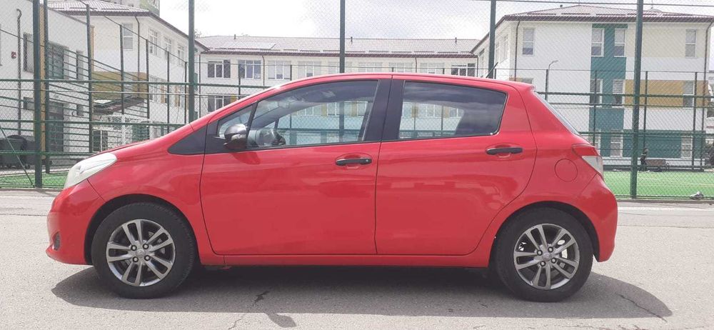 TOYOTA Yaris 2012 — imagine 3