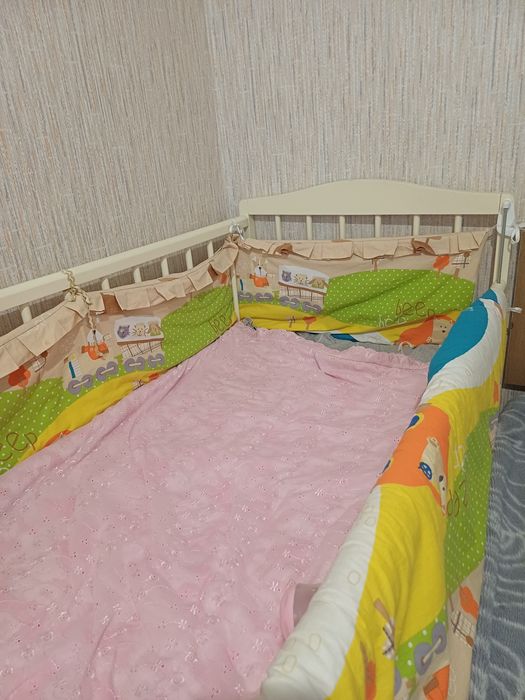 Продам детскую кроватку 130×70