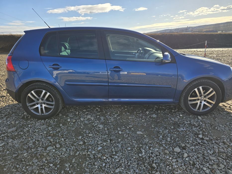 VW Golf 5/1,9/105 cp/trapa/climatronic/senzori parcare ploaie lumini
