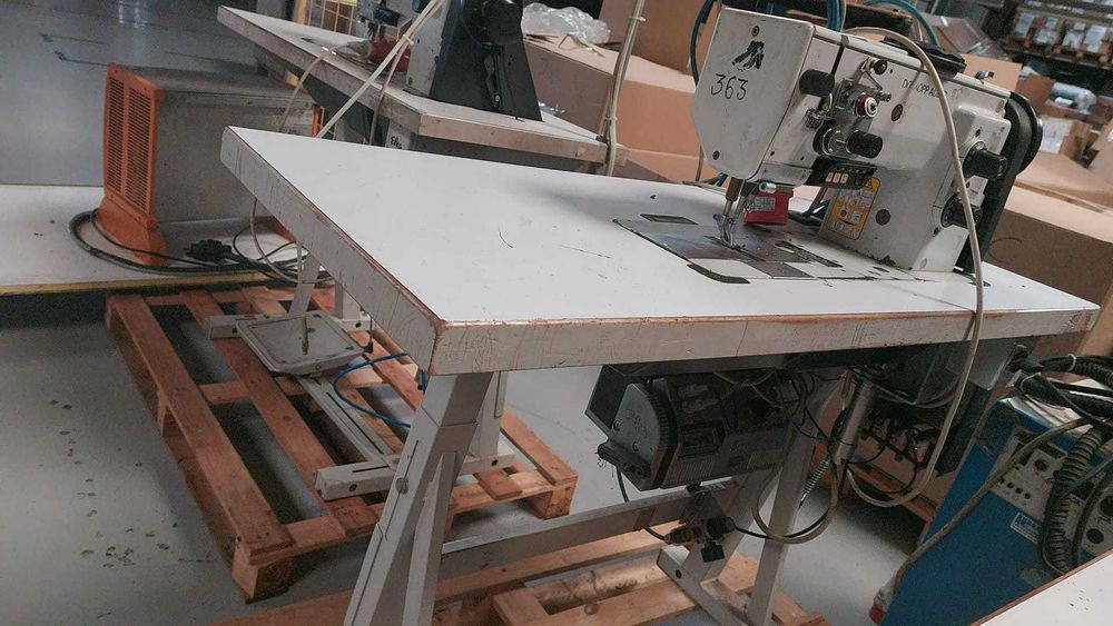 masina de cusut industriala Durkopp, masa de lucru