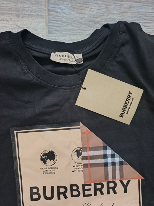 Tricou Burberry.