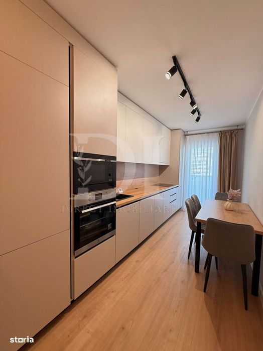 Apartament ultramodern / etaj intermediar / Zona Eroilor