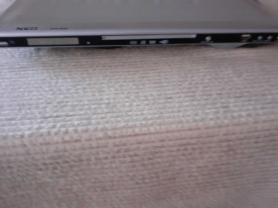 Видео плейър НЕО DVD 50 и 20 диска с филми