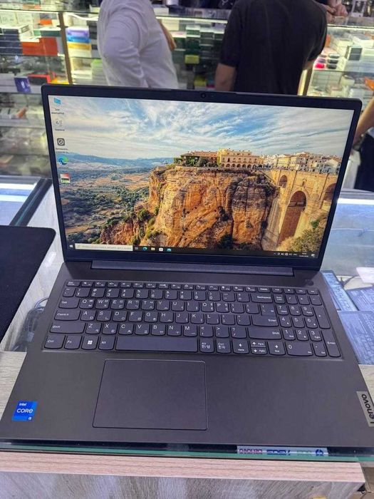 Lenovo V15 G4 choco