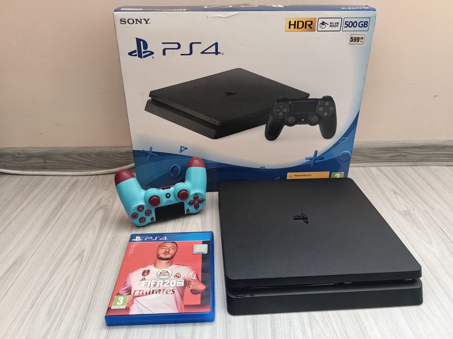 Продавам PS4 Slim (Playstation 4 Slim) + 1бр. контролер и игра подарък