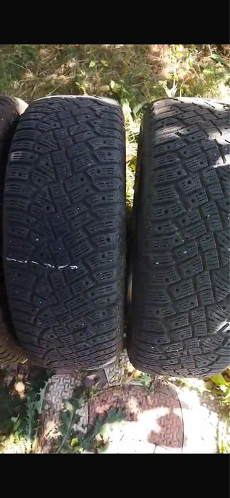 Продам зимние шины 235/60/18
