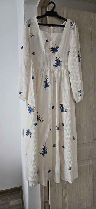 Продам платье ноаый