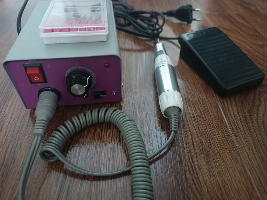 Машинка для маникюра педикюра
