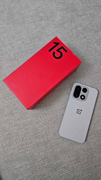 OnePlus 15.  12/256. Новый в наличие