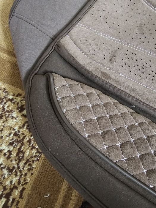 Продам чехлы в салон