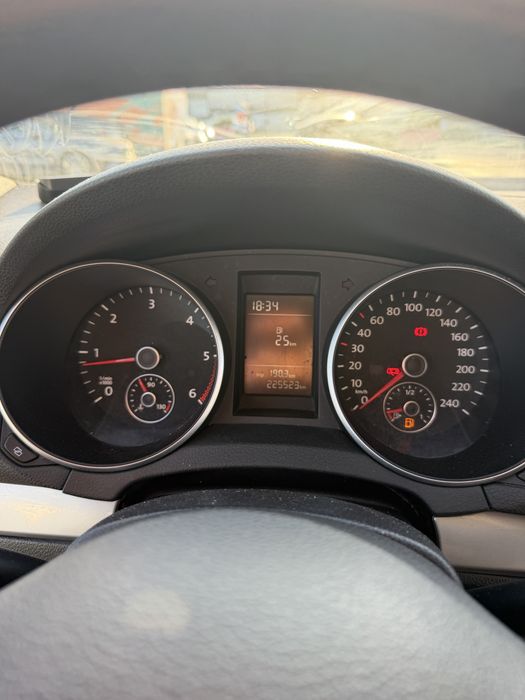 Volkswagen Golf 2011 diesel, 4.742 € — imagine 4