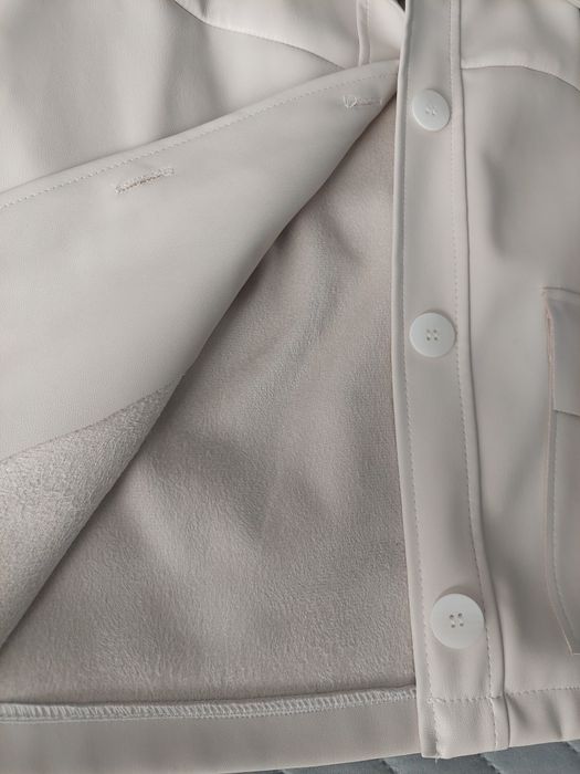 Кожено яке светло бежово