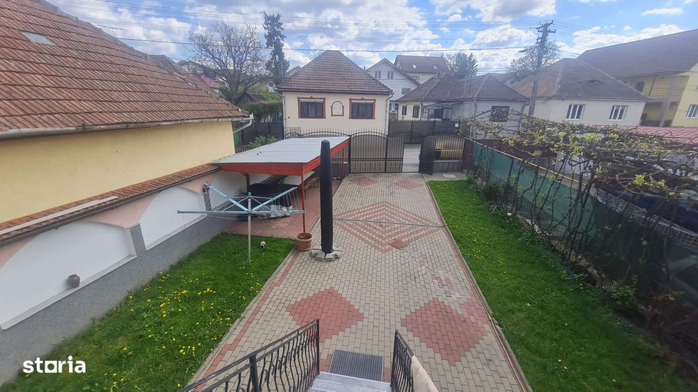 Apartament 3 camere la casă zona Trei Stejari