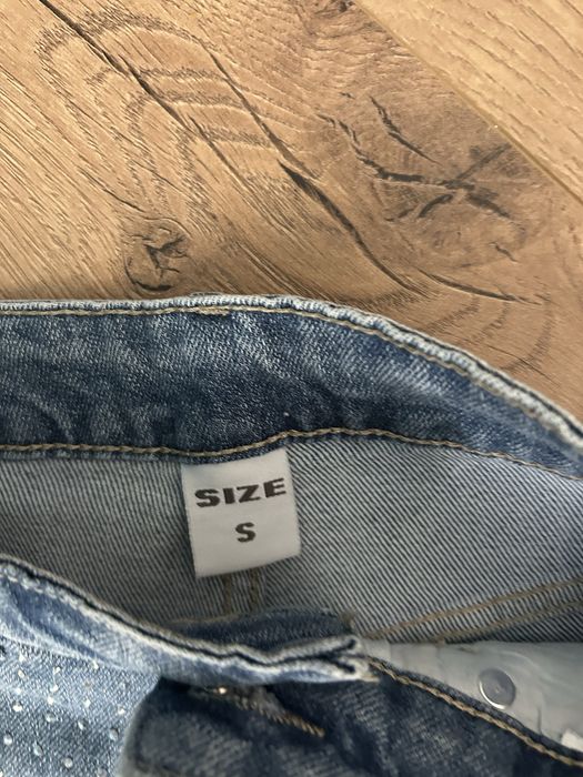 Дънки с камъчета