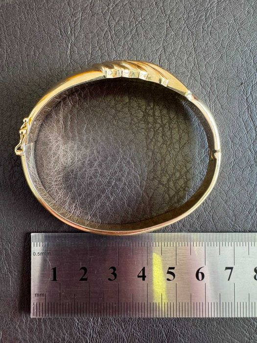 Златна Гривна - 28.86 гр. - 14 кр. / 585 - диаметър 6 см.