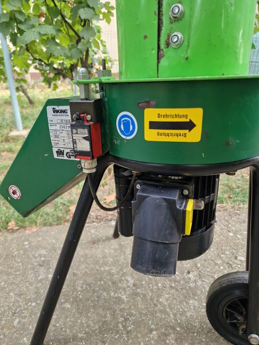 Tocator frunze  crengi Viking AE 1180b, 1300 w