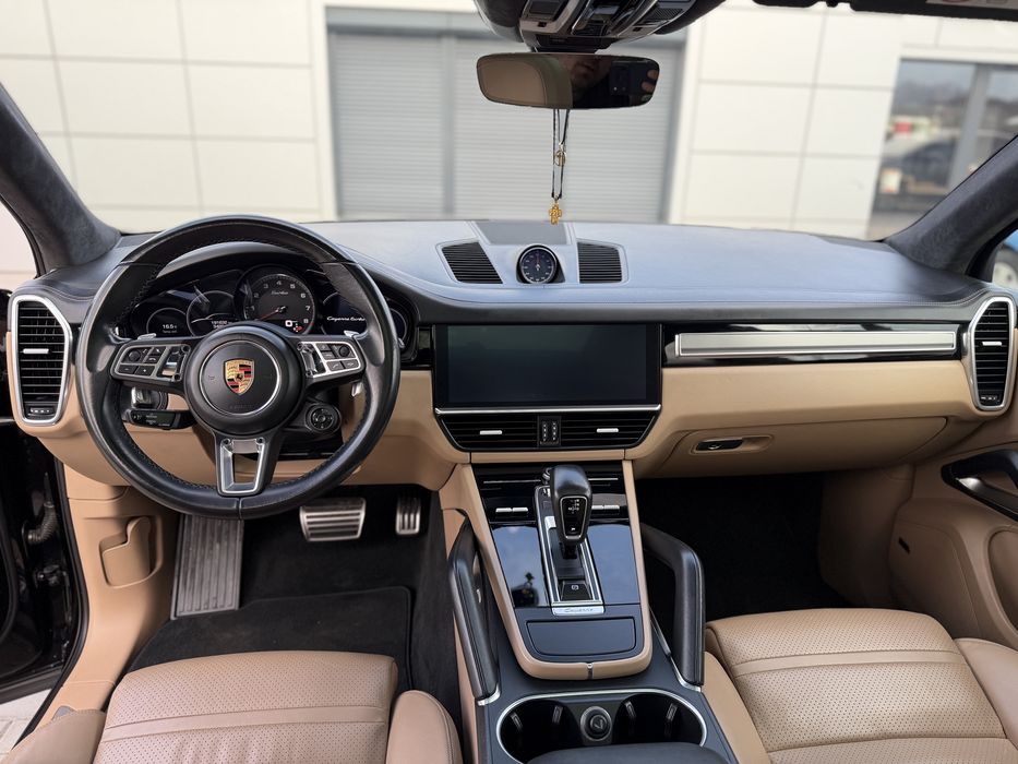 Porsche cayenne turbo