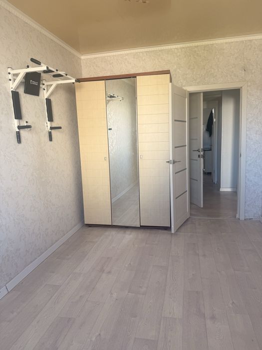 Мерей 11 үйден 3 бөлмелі пәтер жалға беріледі . 4 қабат