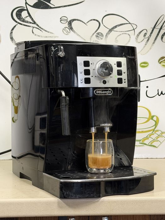 Кафемашина кафе автомат delonghi magnifica S  с гаранция