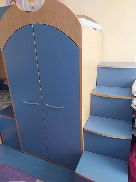 Продавам детско обзавеждане