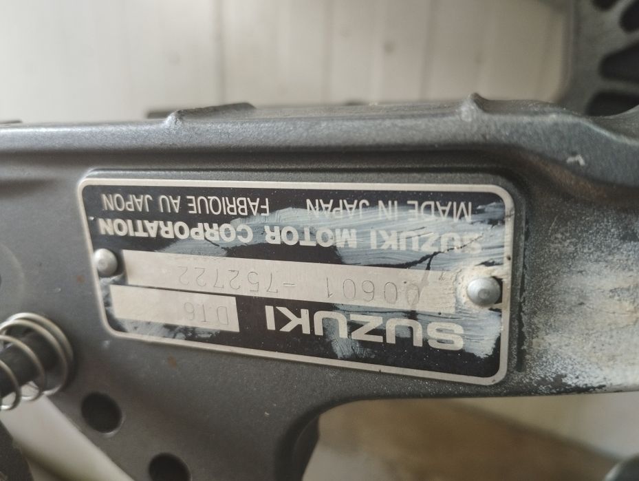 Двигател за лодка Suzuki DT6
