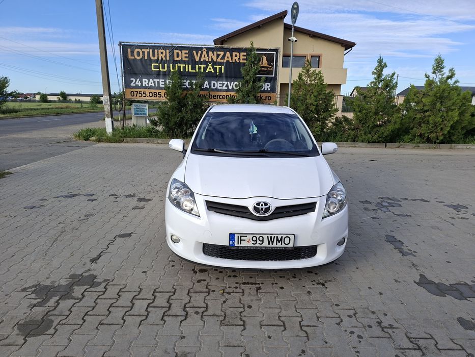 Vând  Toyota  Auris