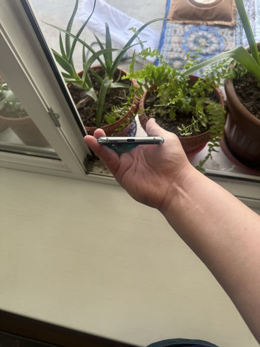 Samsung S20FE 8/128 Радной возможно обмен