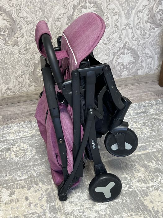 Продам прогулочную коляску