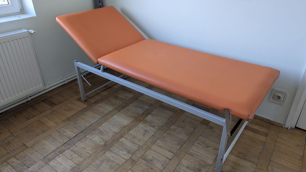 Canapea consultații medicale / Pat examinare robust - structură fier și lemn