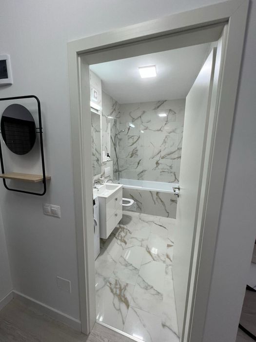 Inchiriez apartament