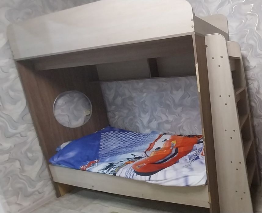 Продам двухъярусную кровать