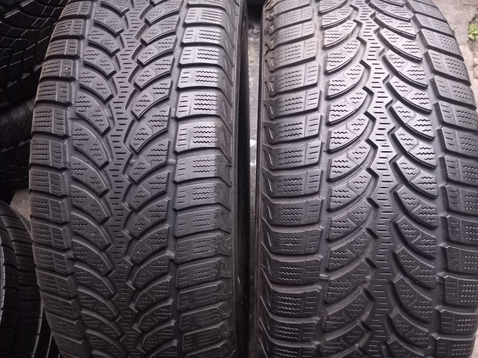 225/65r17 iarnă 2 bucăți marca Bridgestone, preț 190 lei bucata