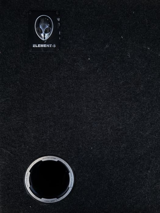 Продам сабвуфер с усилителем