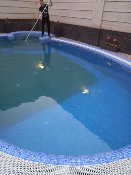 Профессиональное обслуживание бассейна ,чистка , подготовка к запуску.