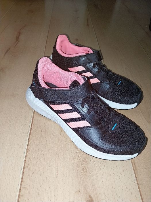 Маратонки Adidas н.38, 23.5 см