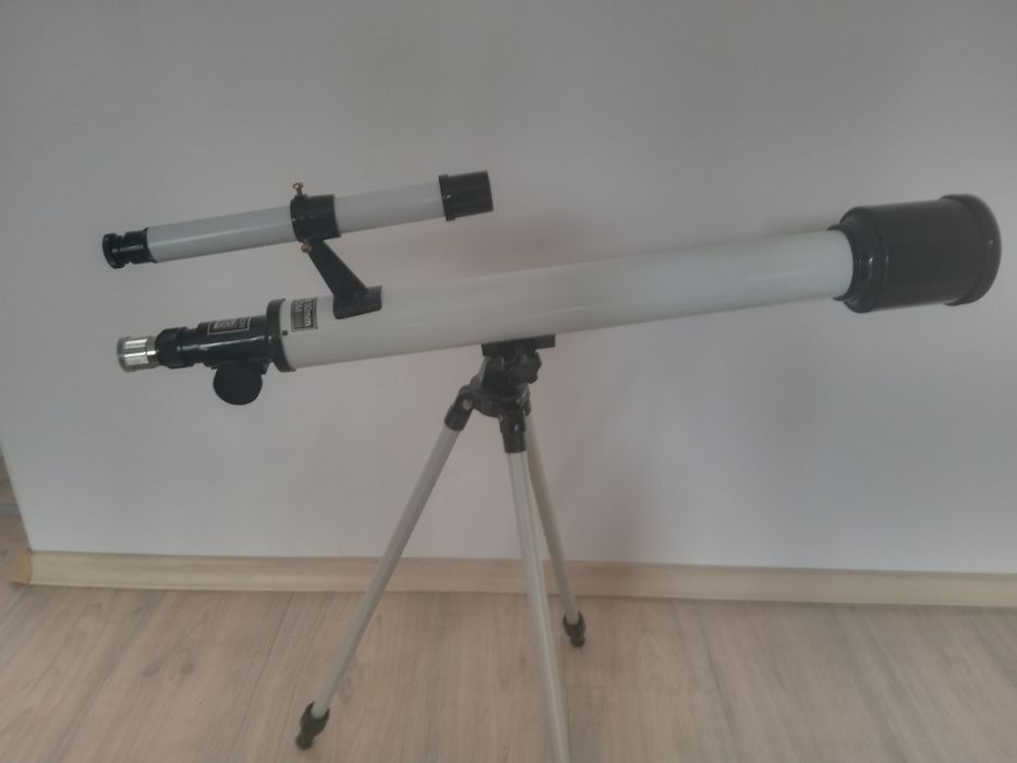 Телескоп със стойка