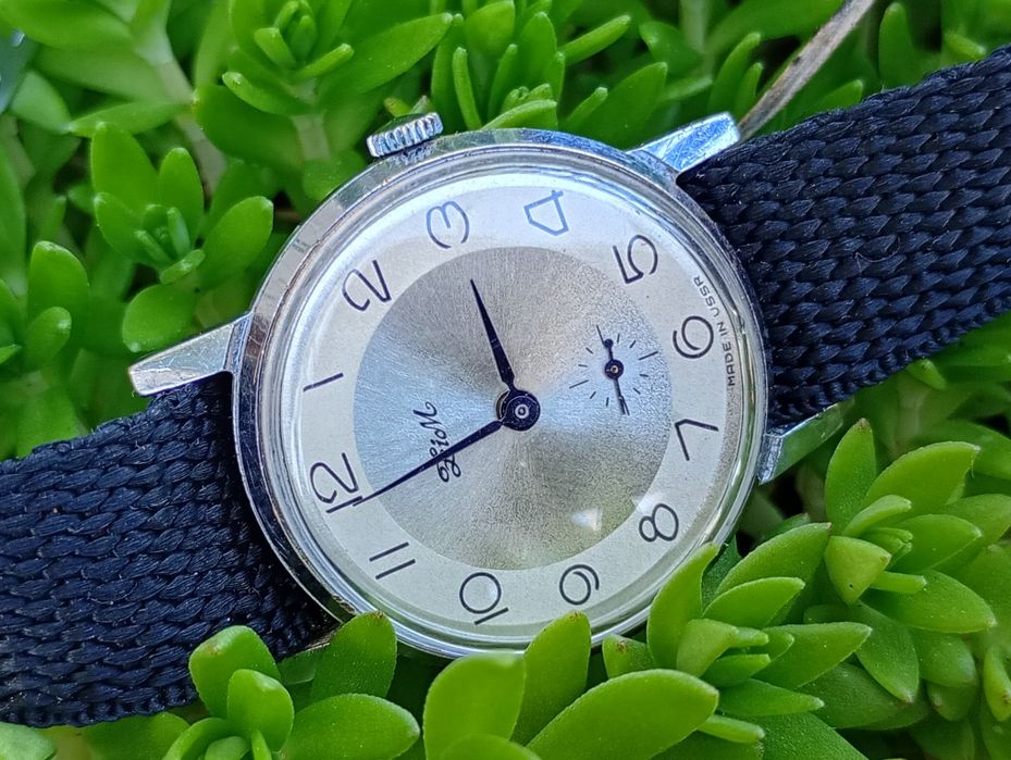 Прекрасен Руски Механичен часовник Зим