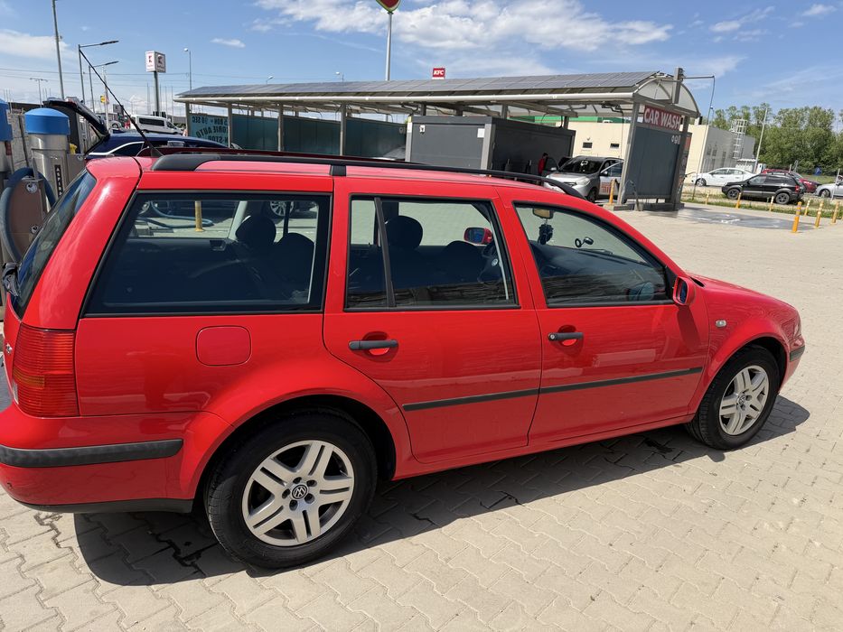 Vând golf 4 combi