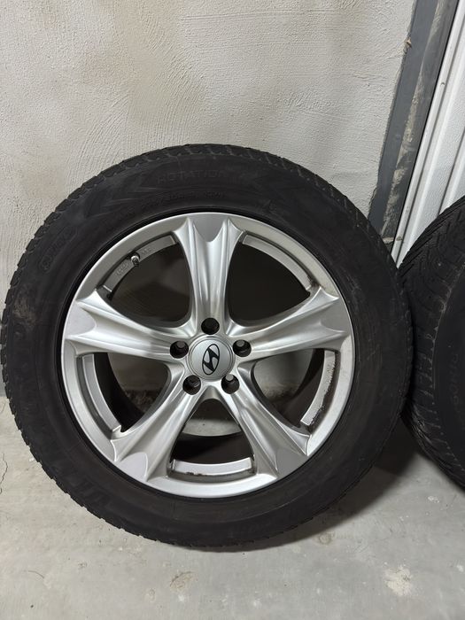 Лети джанти 18 цола 5x114.3 със зимни гуми235/60/18 от Hyundai SantaFe
